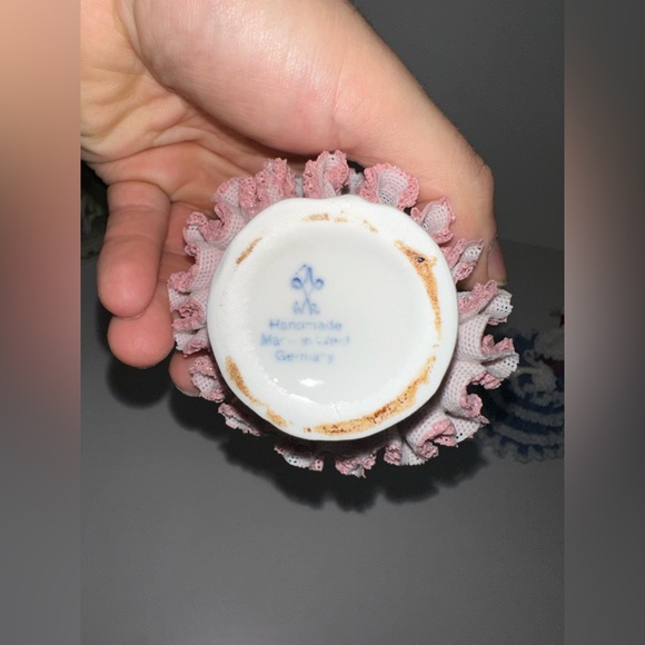 Handmade Porcelain Lace Figurine set with stamps: W-Germany, Karl Klette Dresden - Picture 8 of 10